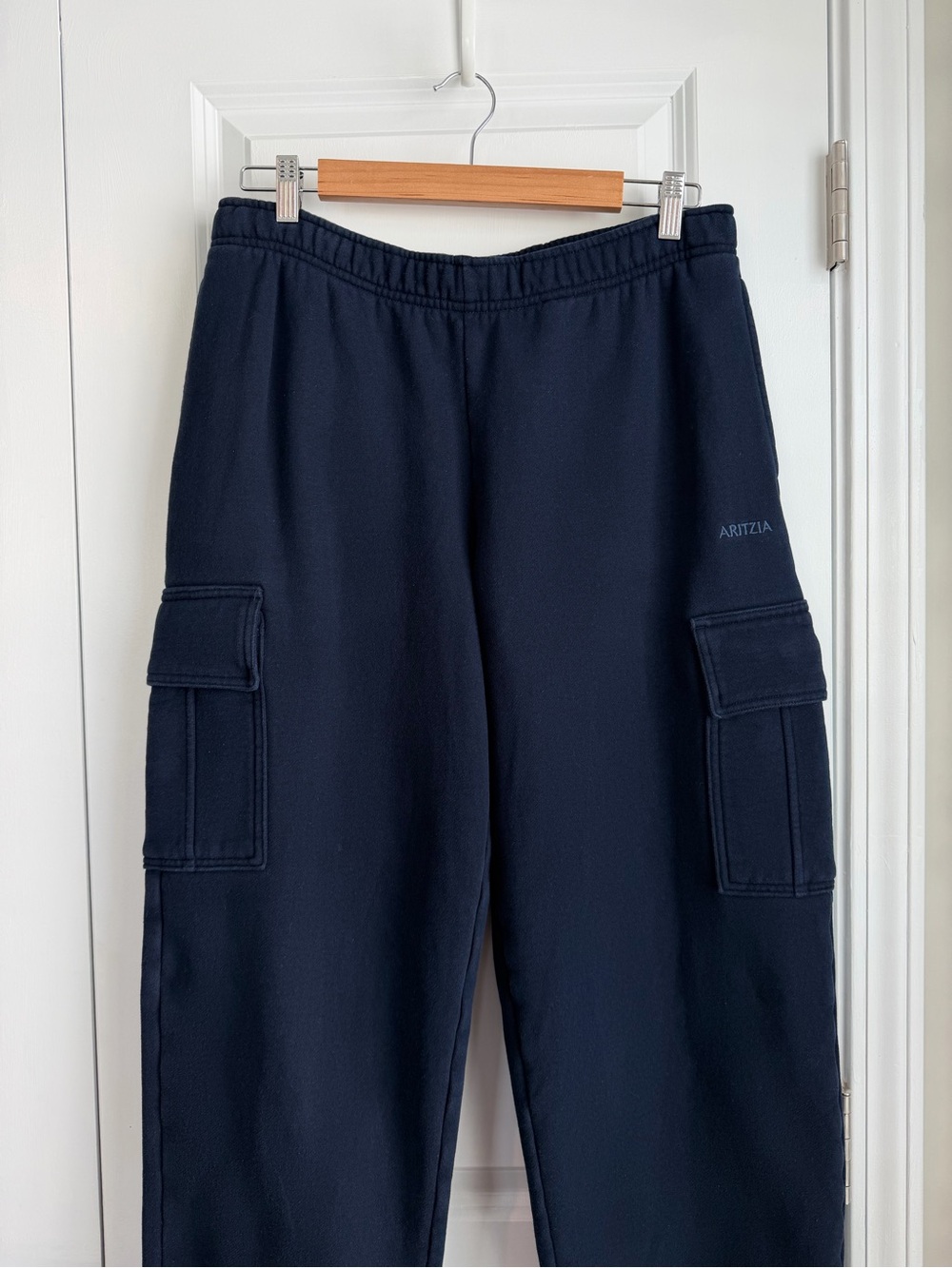 Aritzia Women’s Cozy Sweatfleece Mega Cargo Sweatpant Admiral Blue Size Large - Picture 3 of 10